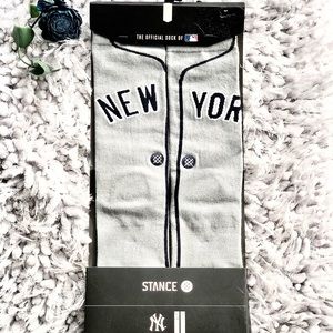 New with tag NEW YORK YANKEES BASEBALL SOCKS 6-8.5